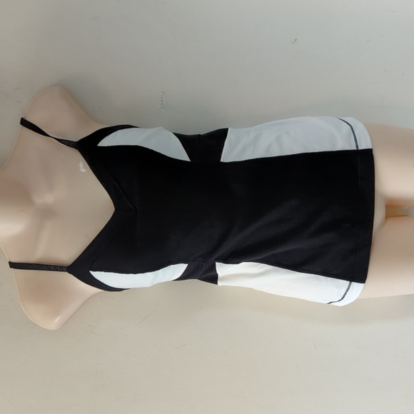 Lululemon Elongate Tank Black Polar Cream 4 - Picture 6 of 16